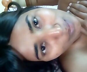 Swathi naidu juteux gros seins