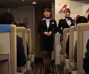 Femmes japonaises chaudes hôtesses de l'air services sexuels aux hommes d'affaires