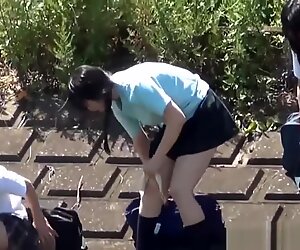 Belaku gasang remaja kencing di luar