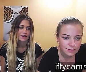 Live webcam with babe and dildo